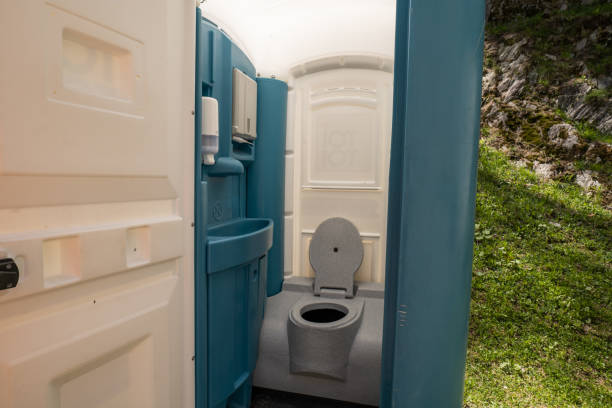 Portable Toilet Options We Offer in Pebble Creek, FL